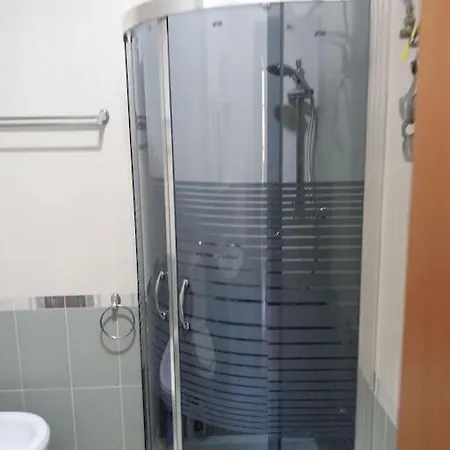 Pine Tree App 150m By Beach! *