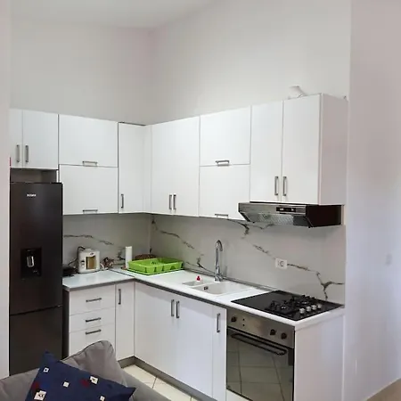 Pine Tree App 150m By Beach! Apartment Golem (Tirana)
